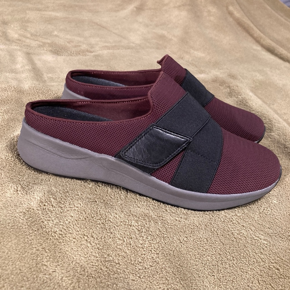 NIB Easy Spirit Indee Clogs Slip On Purple Black Size 8.5W